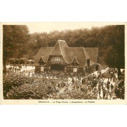 carte postale ancienne 14 DEAUVILLE. Hippodrome. Les Courses et le Padock 1936. Chevaux et Jockeys.