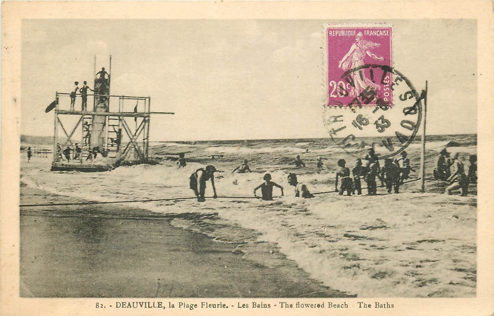 carte postale ancienne 14 DEAUVILLE. La Plage, les Bains et Toboggan 1933