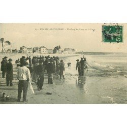 85 LES SABLES D'OLONNE. Un Coup de Senne sur la Plage 1907 Pêcheurs et Poissons