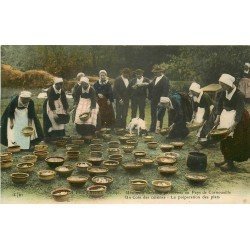 29 PAYS DE CORNOUAILLE. Préparation des plats pour une Noce 1913