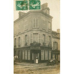 35 RENNES. Voiture tacot devant le Café Fischer 1913