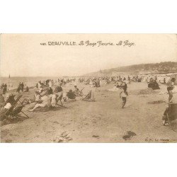 carte postale ancienne 14 DEAUVILLE. La Plage animée