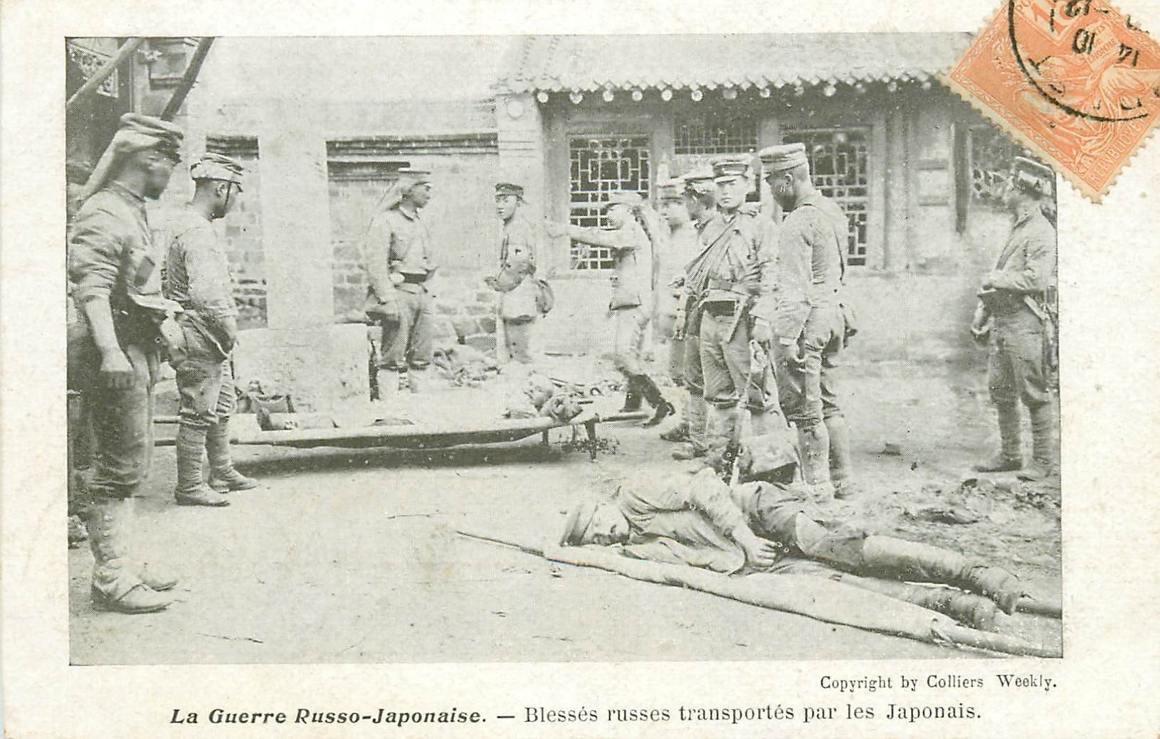MILITAIRES. La Guerre Russo-Japonaise. Blessés russes transportés par des japonais vers 1904...