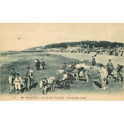 carte postale ancienne 14 DEAUVILLE. La Plage Promenades à ânes 1922