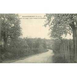 95 BOUFFEMONT. Entrée du pays Route dfe Domont vers 1918