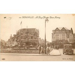carte postale ancienne 14 DEAUVILLE. La Plage. Voiture Place Morny 1931