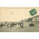 62 BOULOGNE-SUR-MER. Vendeur ambulant sur la Plage et les Cabines de bains 1908