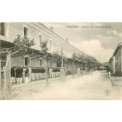 83 TOULON. Ecole des Mécaniciens. Militaires et Marins