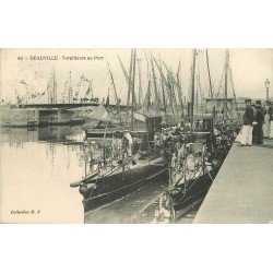 carte postale ancienne 14 DEAUVILLE. Torpilleurs au Port. Marine de Guerre Française 1910