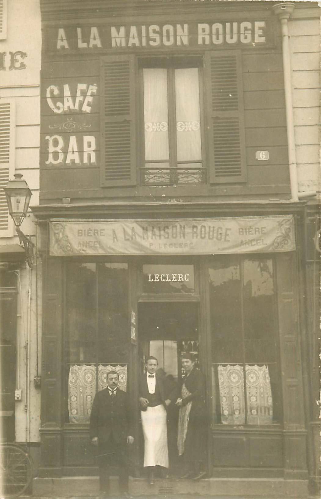 Photo carte postale à identifier. Café Bar Leclerc " A la Maison Rouge " au numéro 6