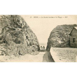 carte postale ancienne 22 BINIC. Le Goulet arrivée à la Plage 1935