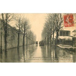 94 MAISONS-ALFORT. Déménagement d'une maison par l'Artillerie rue de la Gare. Inondation 1910