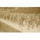 MILITAIRES. La Marche d'un Régiment de Poilus 1923. Photo carte postale ancienne