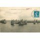 14 PORT-EN-BESSIN. Les Barques de Pêche dans l'avant-port 1920. Pêcheurs et Poissons