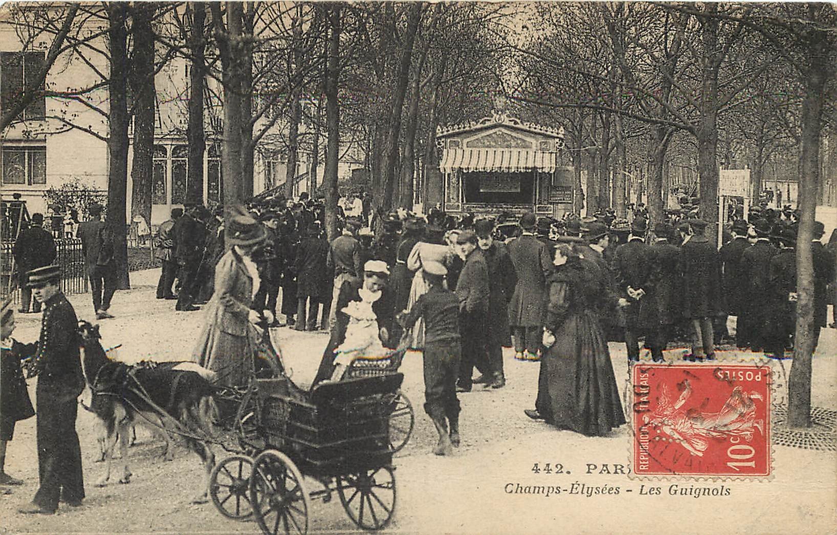 PARIS VIII. Les Guignols aux Champs-Elysées 1914 voiture à Chèvres