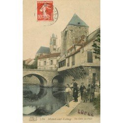 77 MORET-SUR-MARNE. Pêcheurs à la Ligne vers le Pont avec Epicerie Mercerie 1909