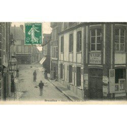 28 BREZOLLES. Mairie et Banque Caisse Epargne rue aux Juifs