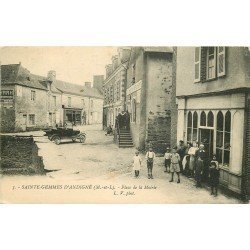 49 SAINTE-GEMMES D'ANDIGNE. Voiture devant Café et Boulangerie Place de la Mairie 1925