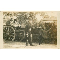 01 SATHONAY. Une ballade en Calèche vers 1913. Photo carte postale rare et ancienne