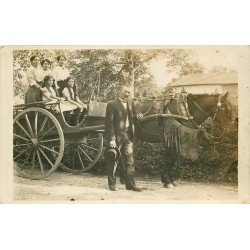 69 SATHONAY. Une ballade en Calèche vers 1913. Photo carte postale rare et ancienne