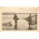 62 BERCK-PLAGE. Pêcheuses de Crevettes dans la Baie de l'Authie