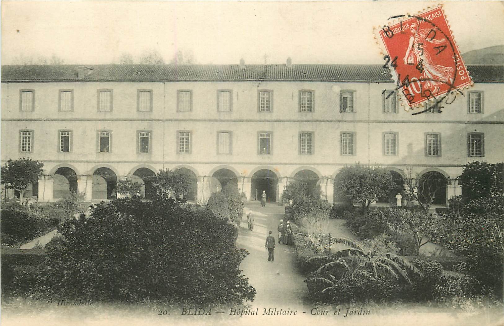 BLIDA. Cour et Jardin à l'Hôpital Militaire en Algérie 1914