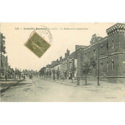 41 LAMOTTE-BEUVRON. La Mairie et la Grande Rue 1915