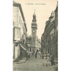 03 MOULINS. Animation rue de l'Horloge