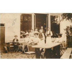 78 MAISONS-LAFFITTE. Personnel et clientes d'un Café Buvette 1905. Photo carte postale