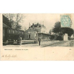 18 SAINT-AMAND. Train à l'intérieur de la Gare 1905