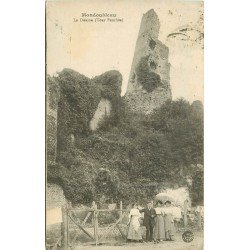 41 MONDOULEBAU. Le Donjon animation au pied de la Tour Penchée 1926