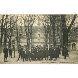 85 FONTENAY-LE-COMTE. Ecoliers au Collège Municipal 1909