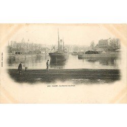 carte postale ancienne 14 CAEN. Top Promotion. Navire à la Sortie du Port 1902