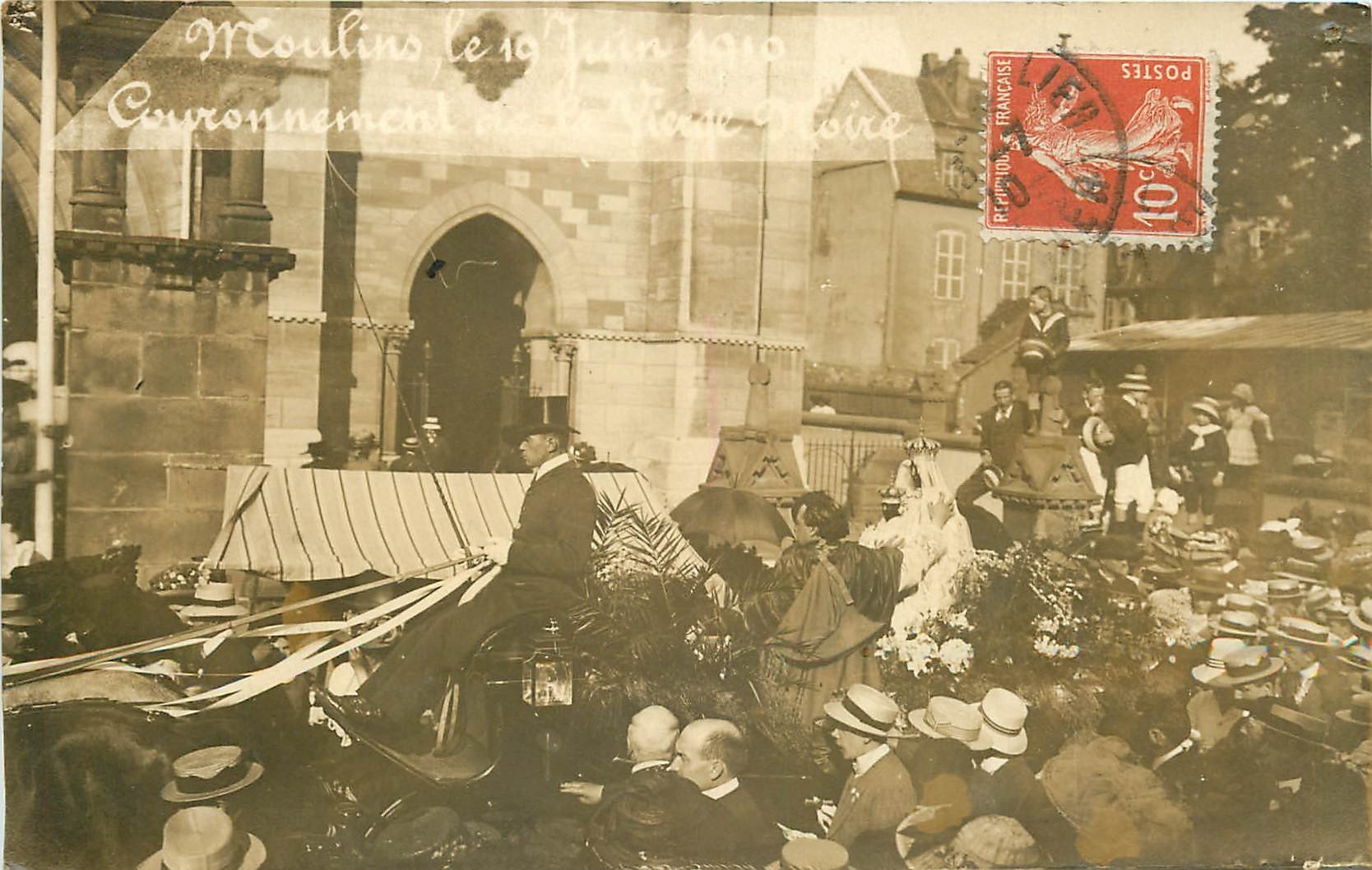 03 MOULINS. Couronnement de la Vierge Noire en 1910. Photo de Larivaud