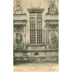 carte postale ancienne 14 CAEN. Top Promotion Ancien Hôtel de Valois Bas-relif de la Cour 1905