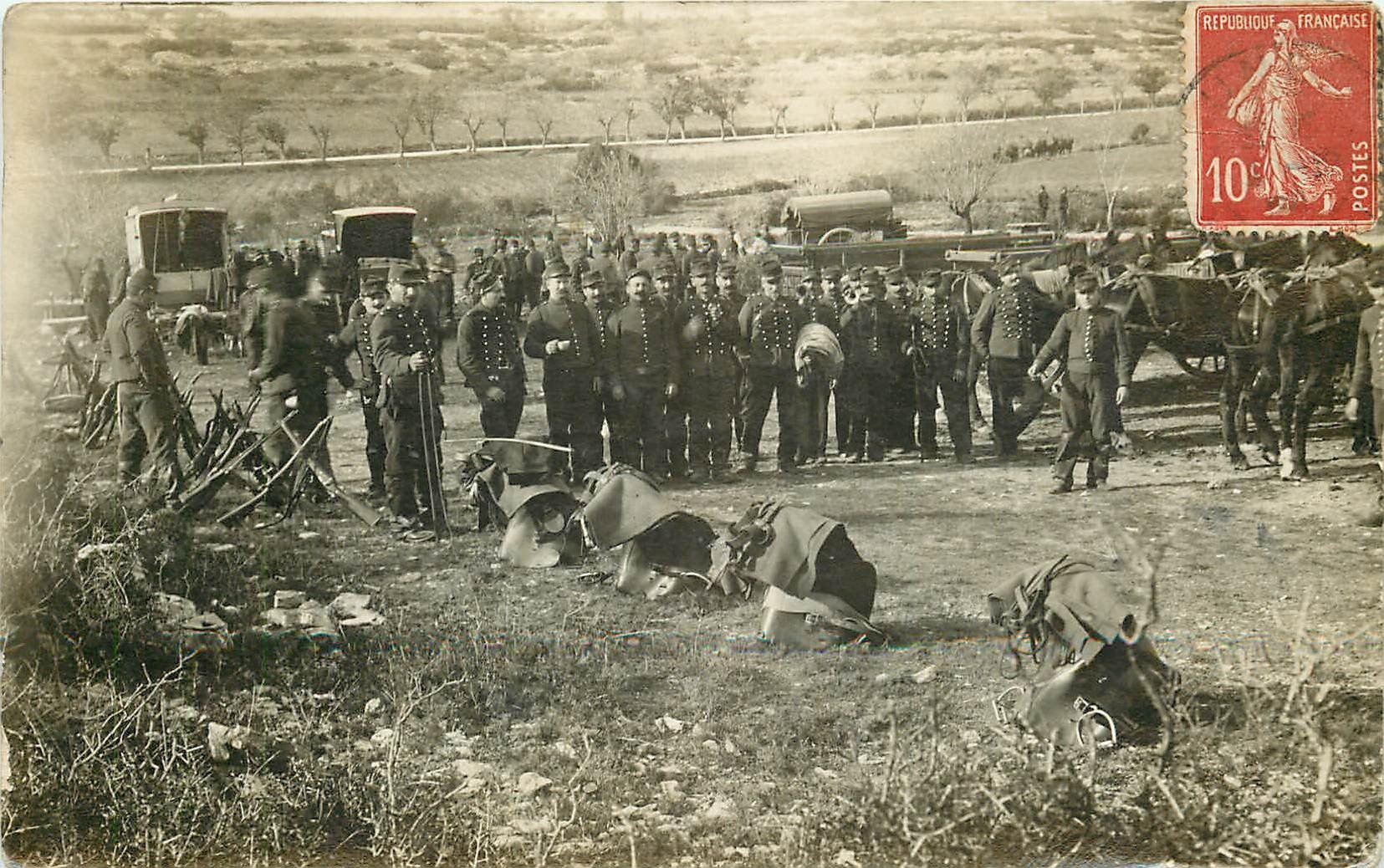 WW 34 LUNEL. Campement de Militaires avec Chevaux. Photo carte postale 1909 par Mailho
