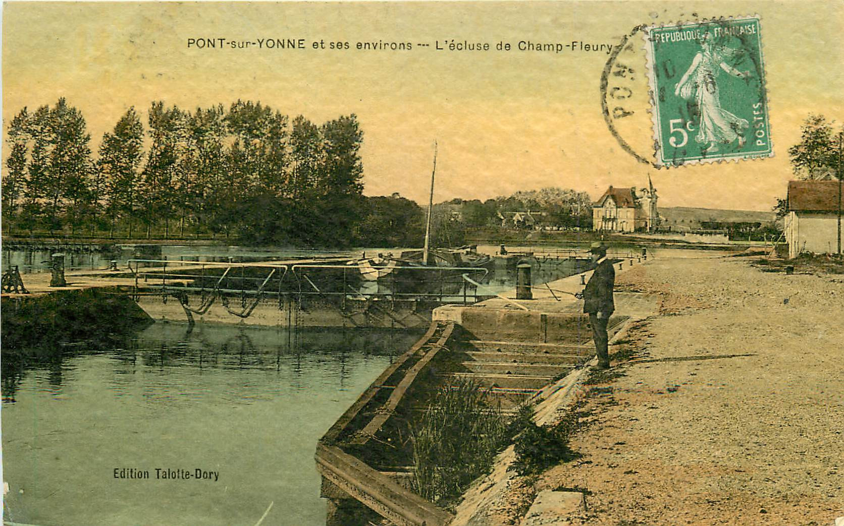 WW 89 PONT-SUR-YONNE. Péniche et Pêcheur près de l'Ecluse de Champ-Fleury 1916