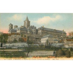 carte postale ancienne 14 CAEN. Top Promotion Hôtel Dieu et Eglise de la Trinité 1917 avec Jardinier