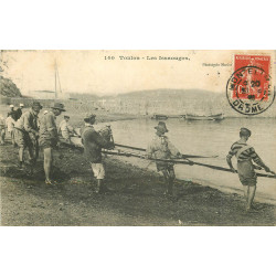 WW 83 TOULON. Les Issaougos Pêcheurs avec filet à la Traîne vers 1908