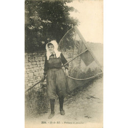 WW 17 ILE DE RE. Pêcheuse de Crevettes