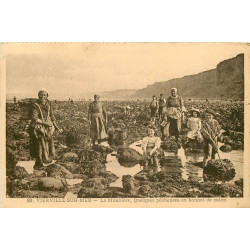 WW 14 VIERVILLE-SUR-MER. La Moullière ou Moulière et quelques Pêcheuses en bonnet de coton