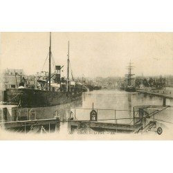 carte postale ancienne 14 CAEN. Top Promotion Le Port Paquebot, Voilier et Ecluse 1917