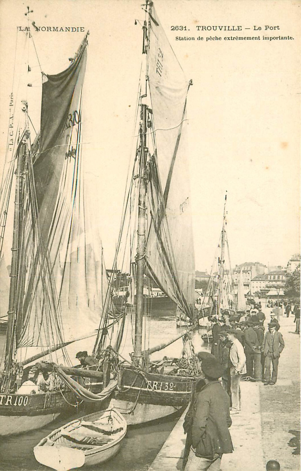 WW 14 TROUVILLE. Le Port avec Bateaux de Pêche vers 1900