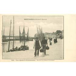 WW 29 CONCARNEAU. Rentrée des Pêcheurs de Sardines vers 1900