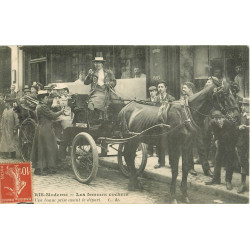 WW PARIS. Les Femmes Cochers. Une bonne prise avant le Départ 1907 Taximètre