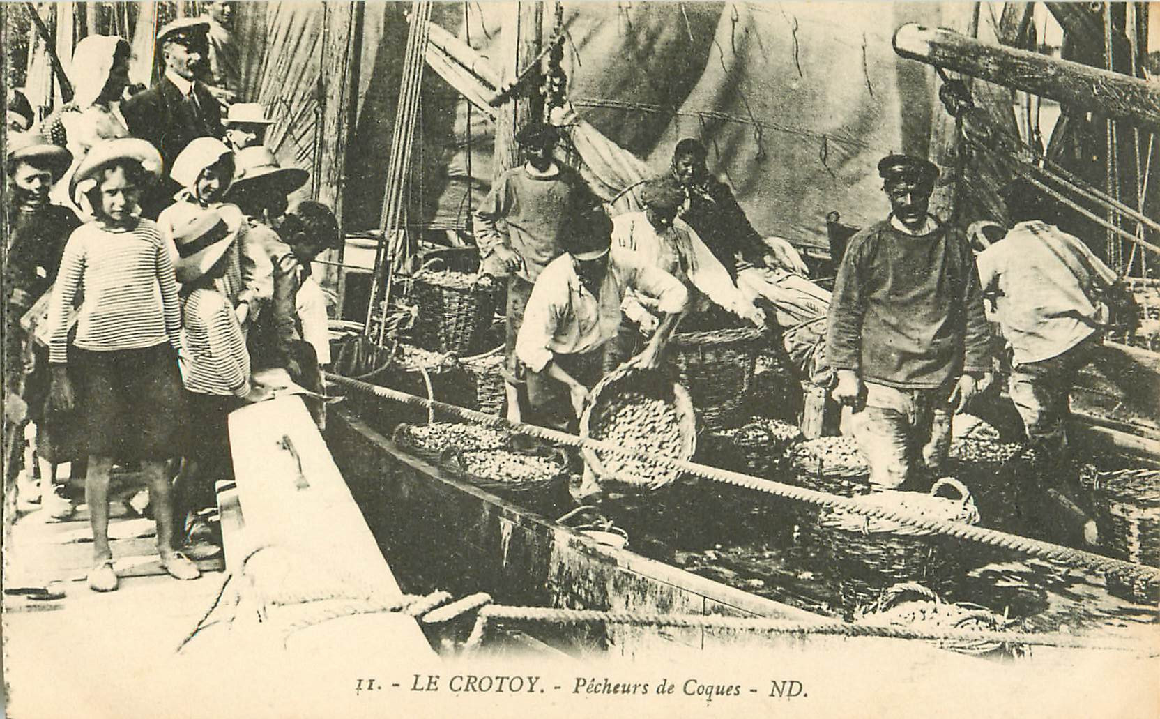 WW 80 LE CROTOY. Pêcheurs de Coques