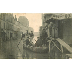 PARIS 15. Inondations Crue Seine 1910. Sauveteurs et Policiers rues Lourmel et Fondary