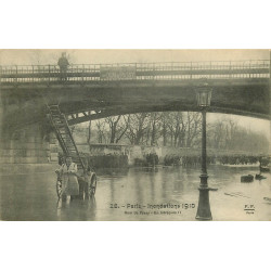 PARIS 16. Inondations Crue 1910. Un intrépide Quai de Passy