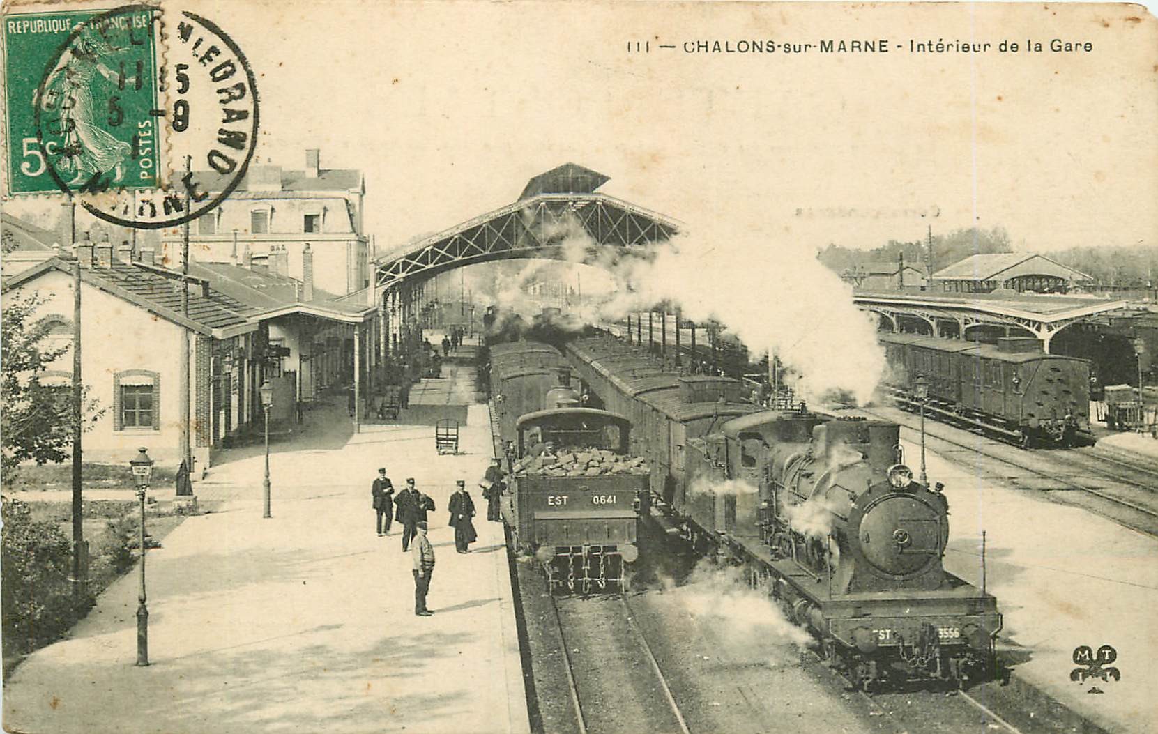 WW 51 CHÂLONS-SUR-MARNE. Trains et locomotives à vapeur dans la Gare 1910