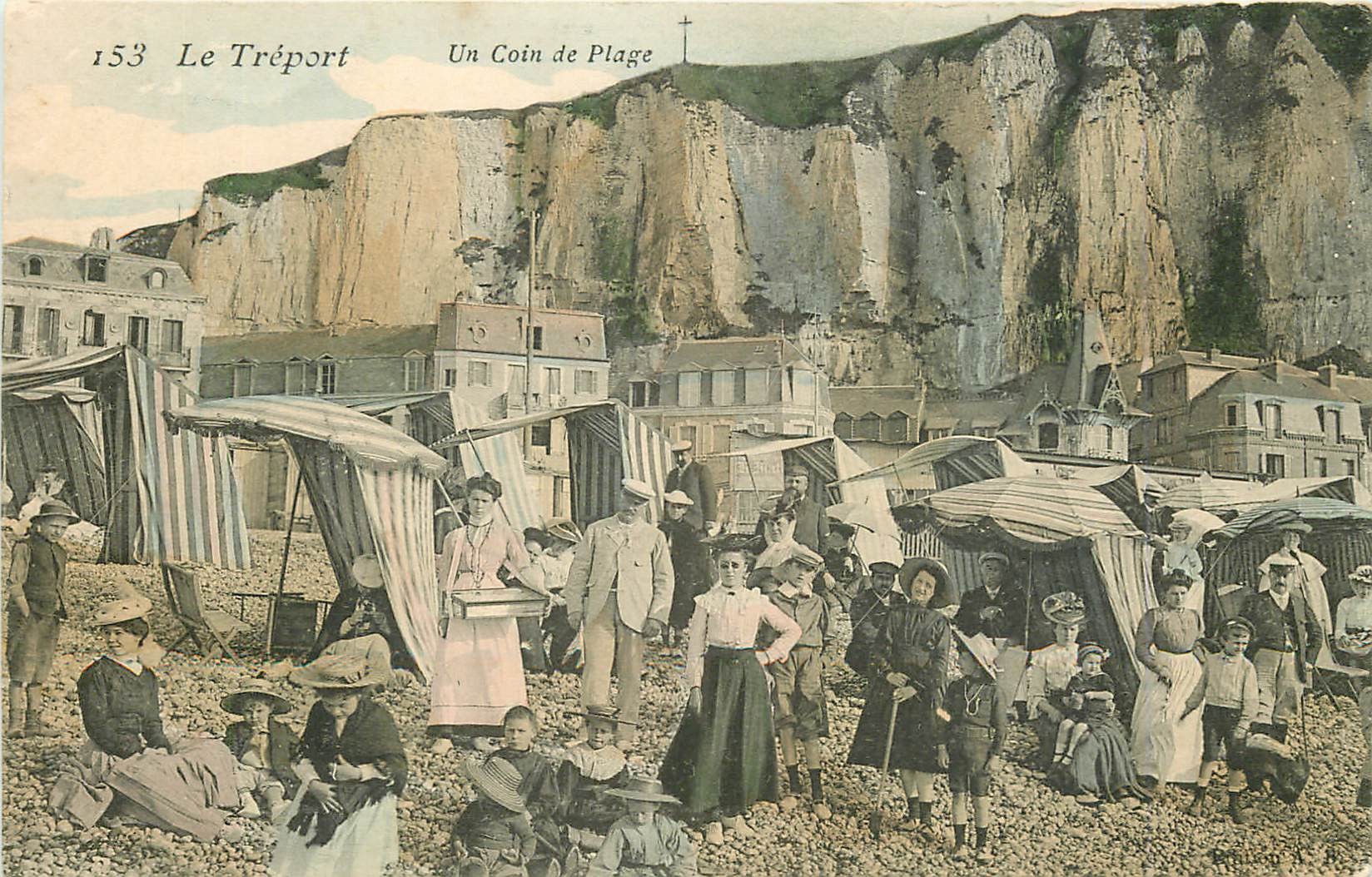 WW 76 LE TREPORT. Vendeuse ambulante de friandises sur la Plage